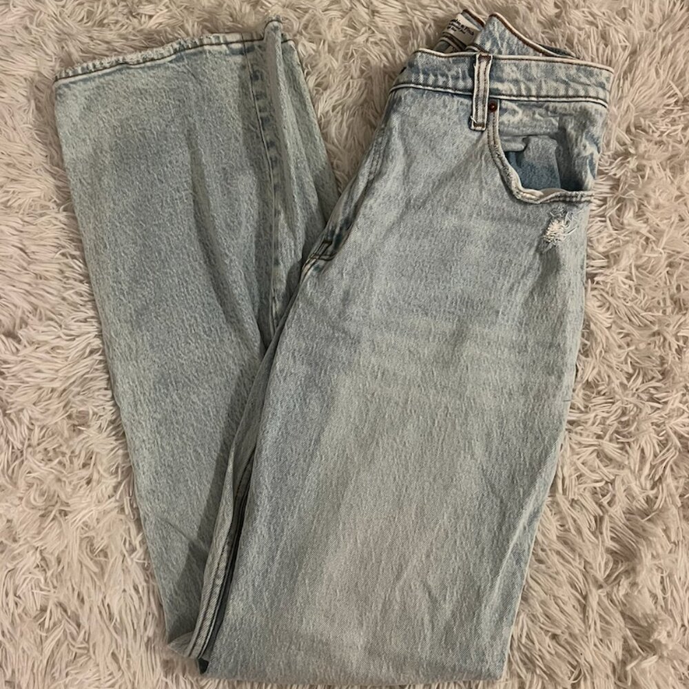 Abercrombie Curve Love 90s Relaxed Jean